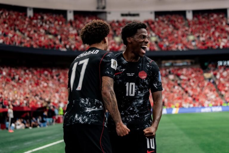 ¡Histórico y agónico! Canadá tumba a Sudáfrica en el último suspiro y vuela a octavos del Mundial 2026
