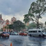 Onda tropical dejará lluvias y actividad eléctrica este lunes